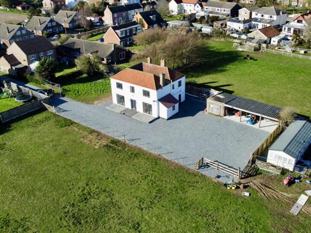 5 Bedroom Detached House