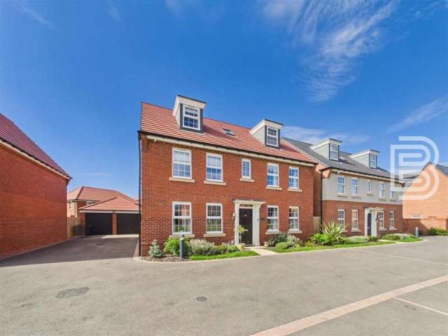 5 Bedroom Detached House