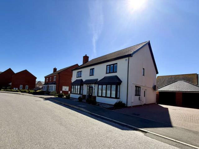 5 Bedroom Detached House