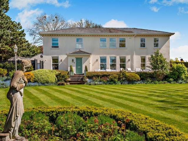 5 Bedroom Detached House