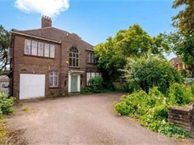 5 Bedroom Detached House