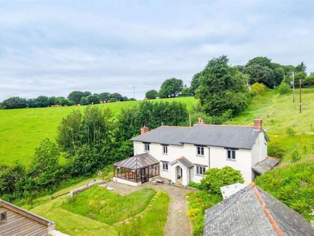 5 Bedroom Detached House