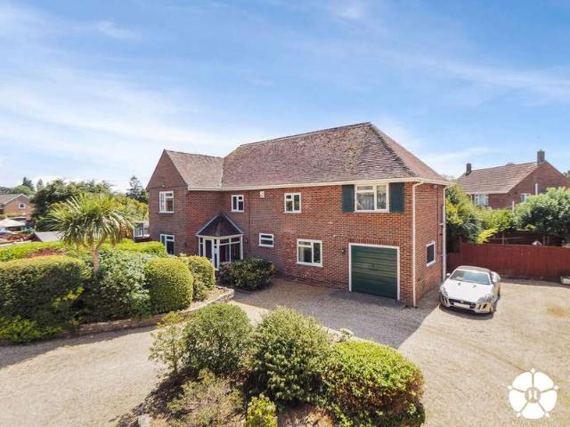 5 Bedroom Detached House
