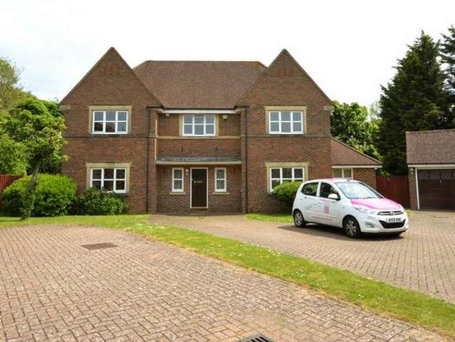 5 Bedroom Detached House