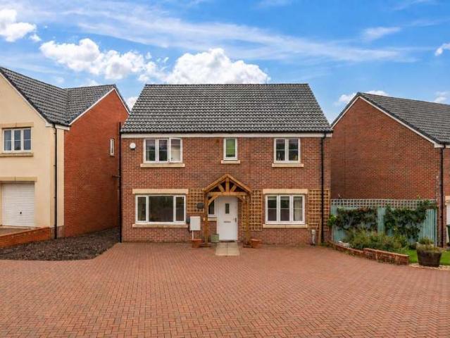 5 Bedroom Detached House