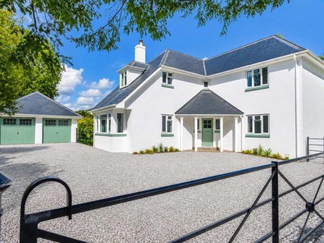 5 Bedroom Detached House