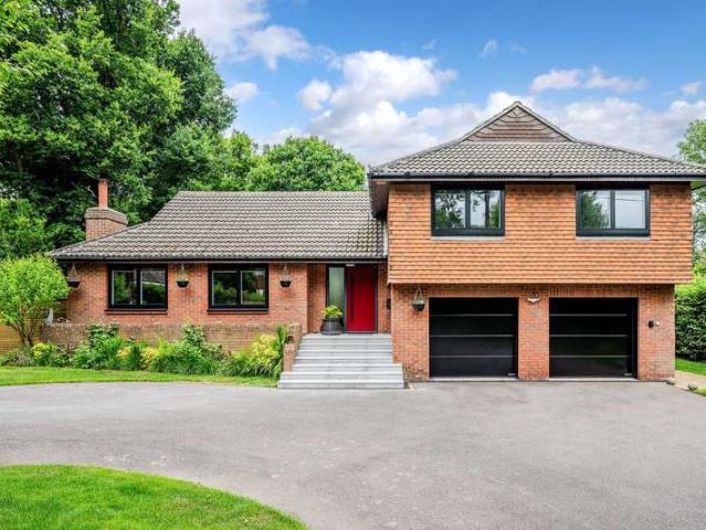 5 Bedroom Detached House
