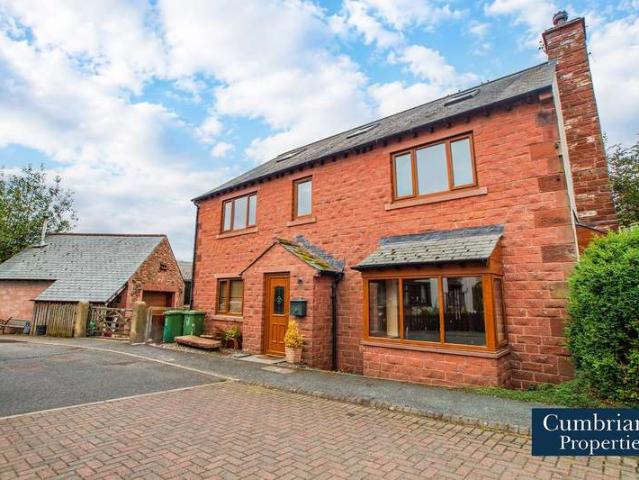 5 Bedroom Detached House