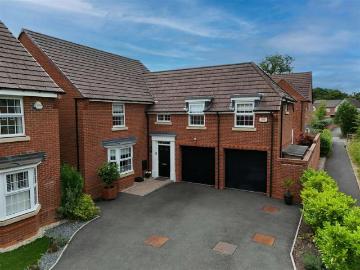 5 Bedroom Detached House