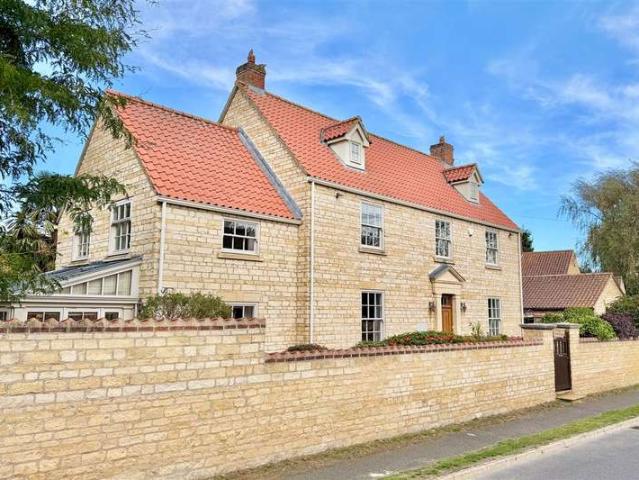 5 Bedroom Detached House