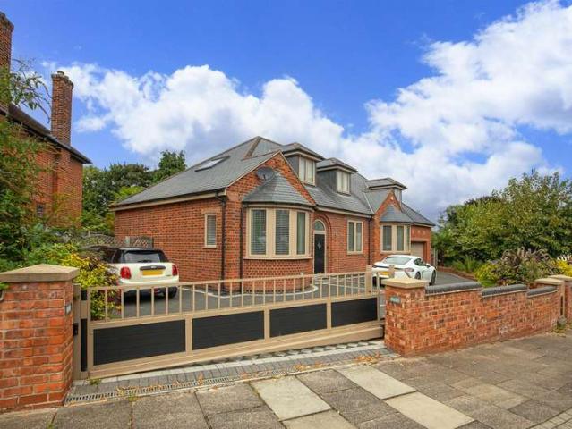 5 Bedroom Detached House