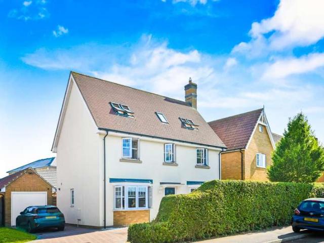 5 Bedroom Detached House