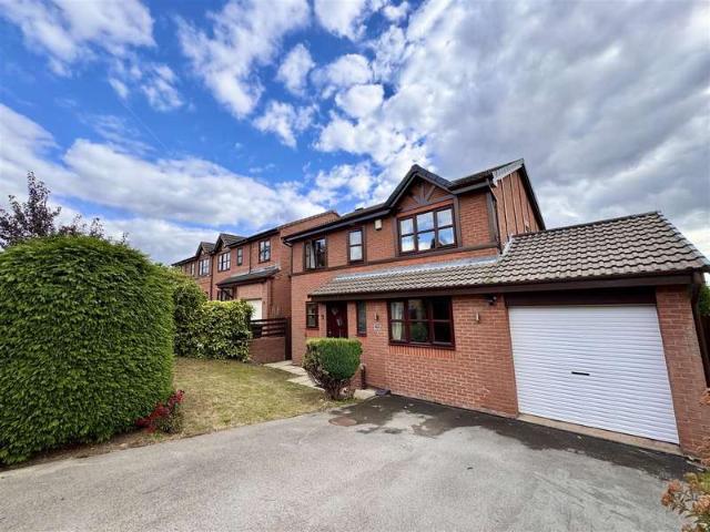 5 Bedroom Detached House