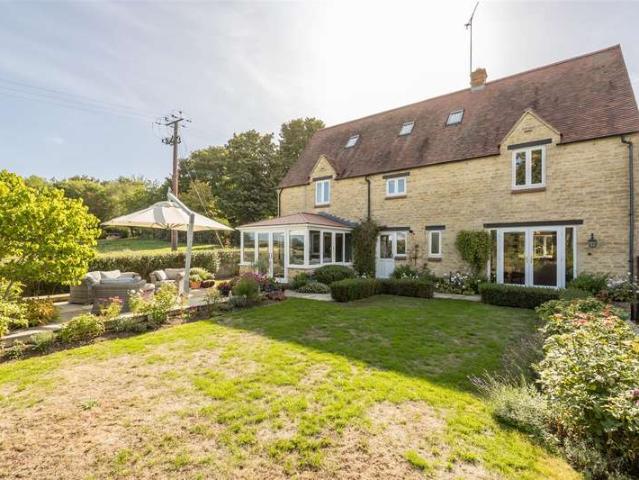 5 Bedroom Detached House