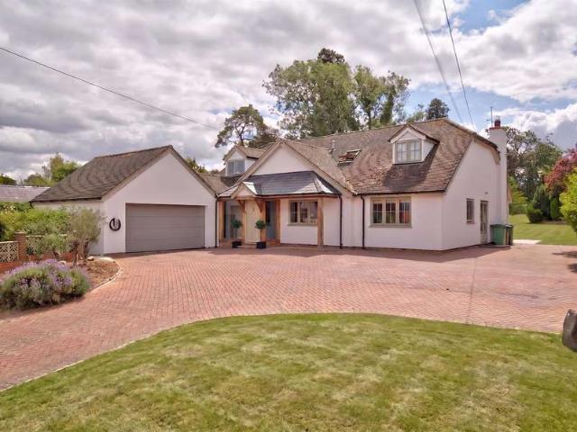 5 Bedroom Detached House