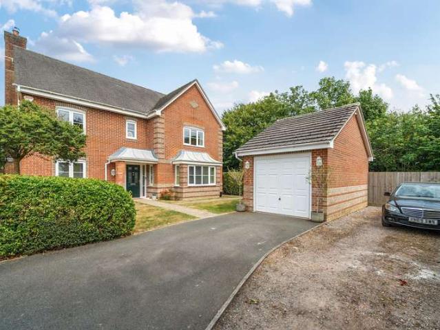 5 Bedroom Detached House