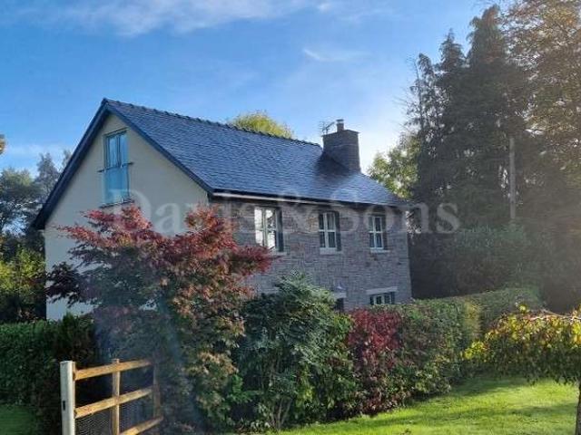 5 Bedroom Detached House