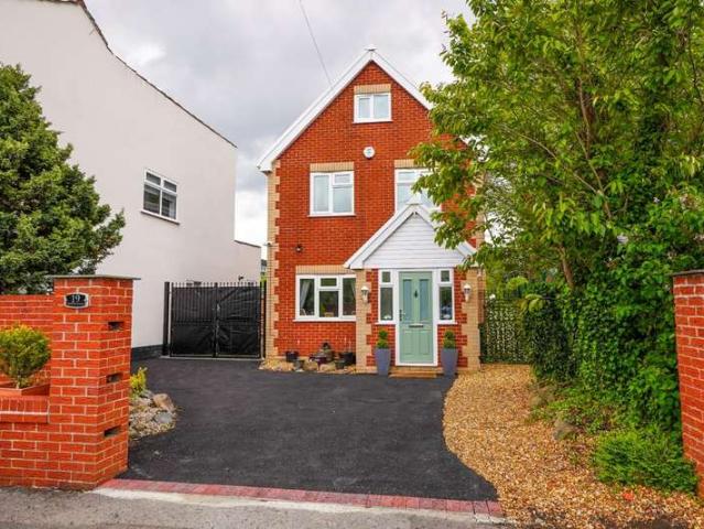 5 Bedroom Detached House