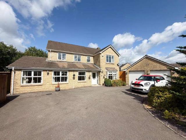 5 Bedroom Detached House