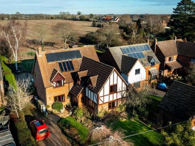 5 Bedroom Detached House