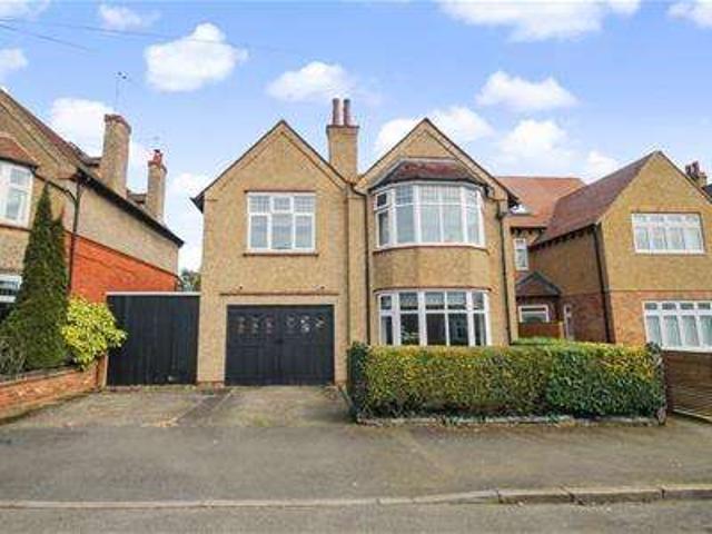5 Bedroom Detached House