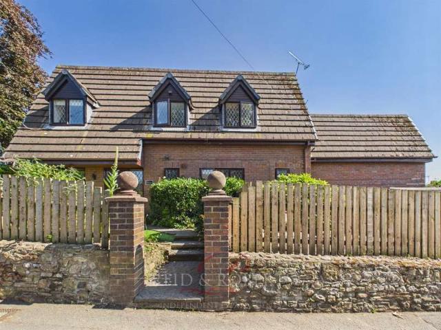 5 Bedroom Detached House