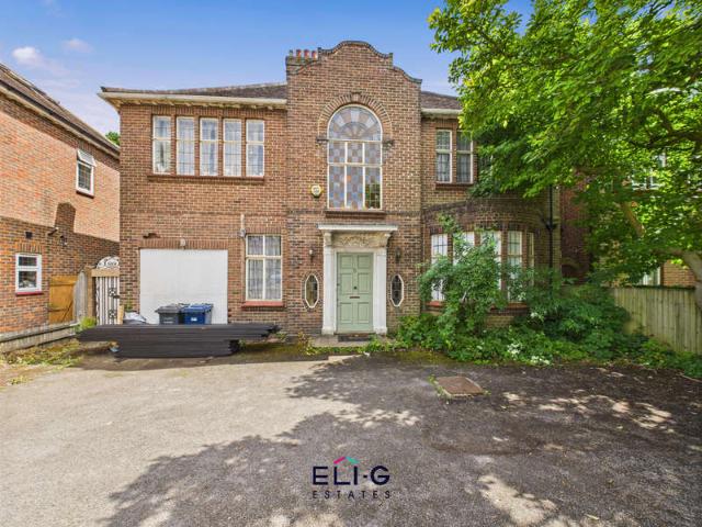 5 Bedroom Detached House