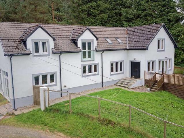 5 Bedroom Detached House
