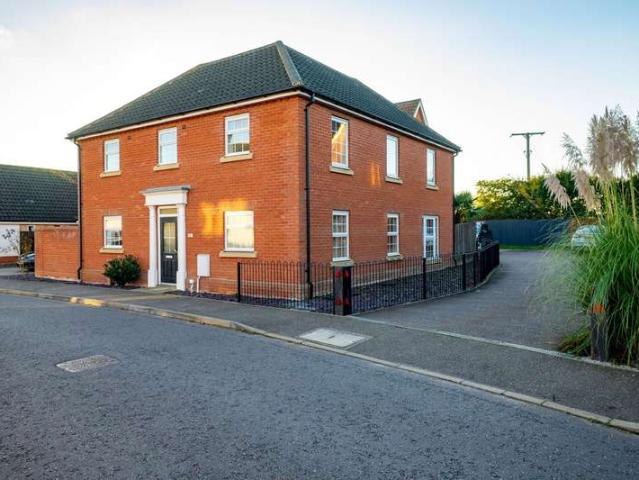 5 Bedroom Detached House