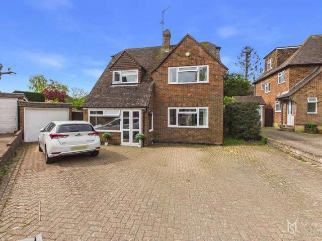 5 Bedroom Detached House