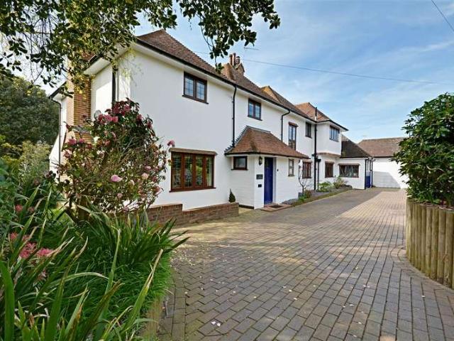 5 Bedroom Detached House