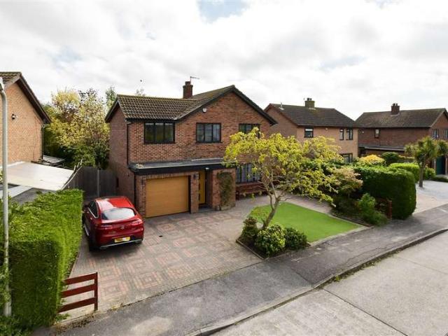 5 Bedroom Detached House
