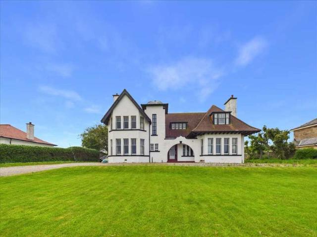 5 Bedroom Detached House