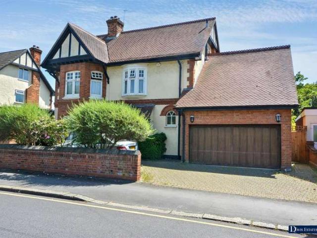 5 Bedroom Detached House