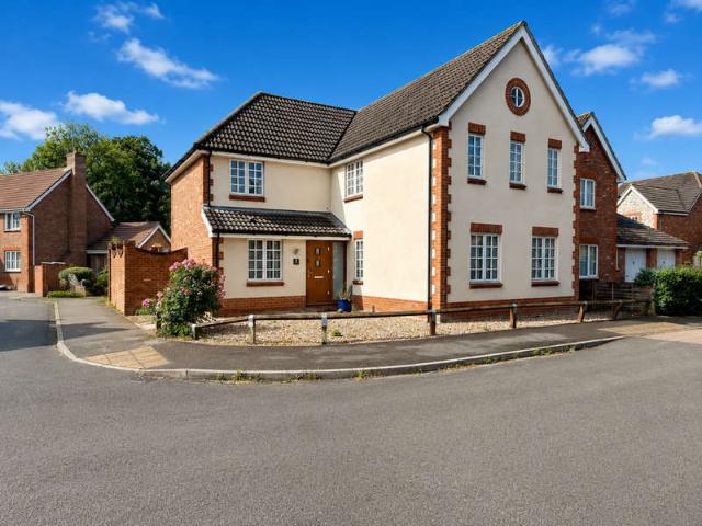 5 Bedroom Detached House