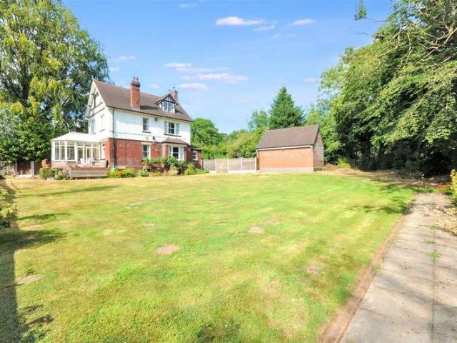 5 Bedroom Detached House