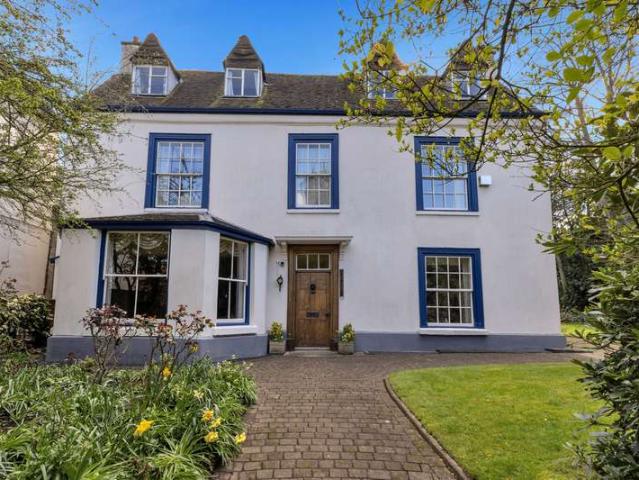 5 Bedroom Detached House