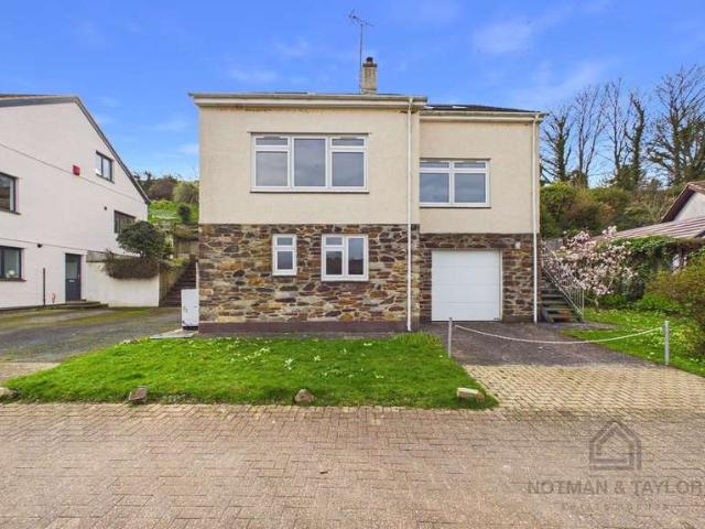 5 Bedroom Detached House