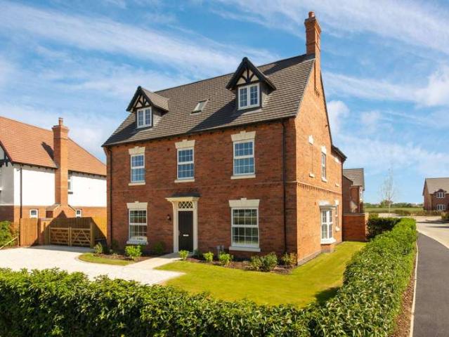 5 Bedroom Detached House