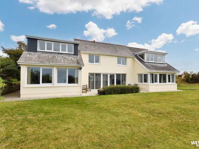 5 Bedroom Detached House