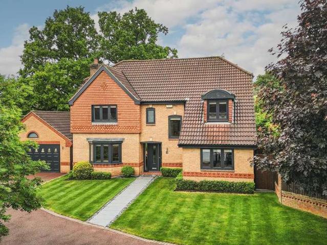 5 Bedroom Detached House