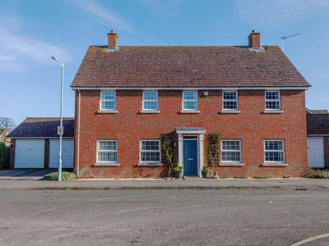 5 Bedroom Detached House