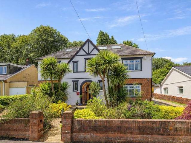 5 Bedroom Detached House