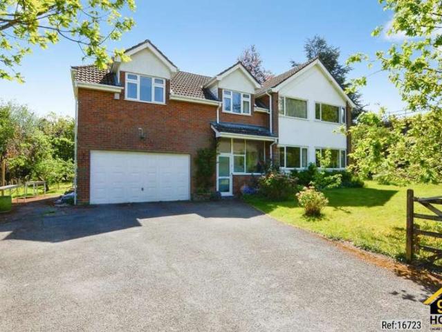 5 Bedroom Detached House