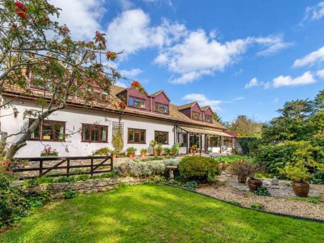 5 Bedroom Detached House