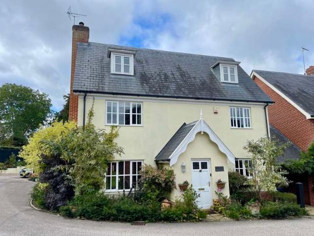 5 Bedroom Detached House