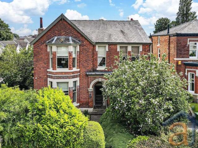 5 Bedroom Detached House