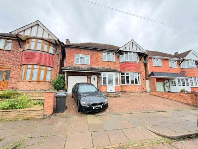 5 Bedroom Detached House