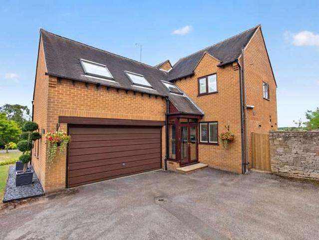 5 Bedroom Detached House