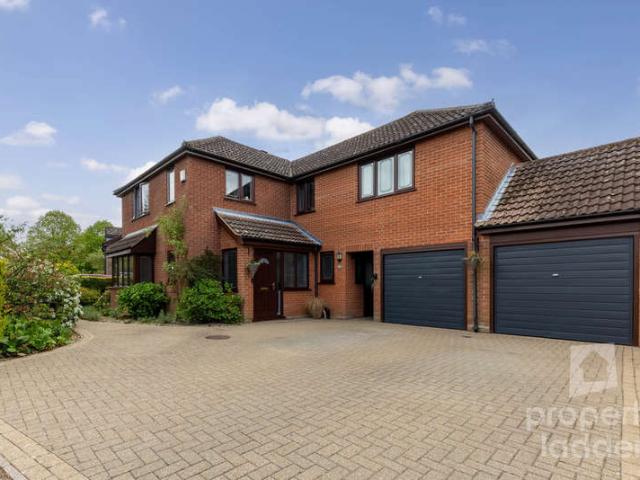5 Bedroom Detached House